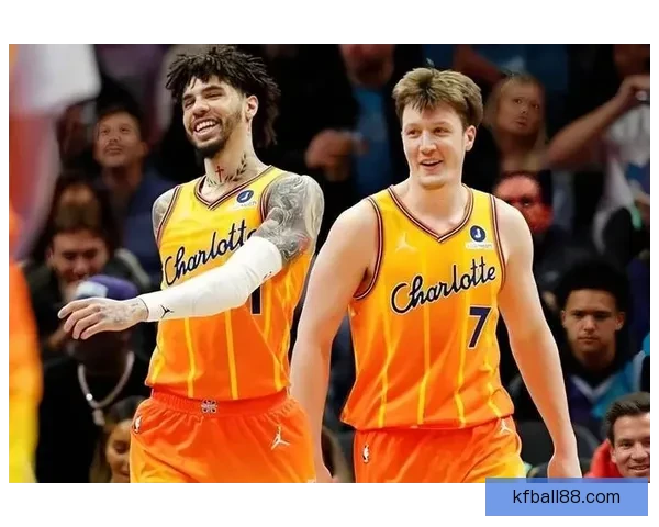 国王惨败黄蜂44分赛后球队官推调侃称最终比分自行查阅NBA官网